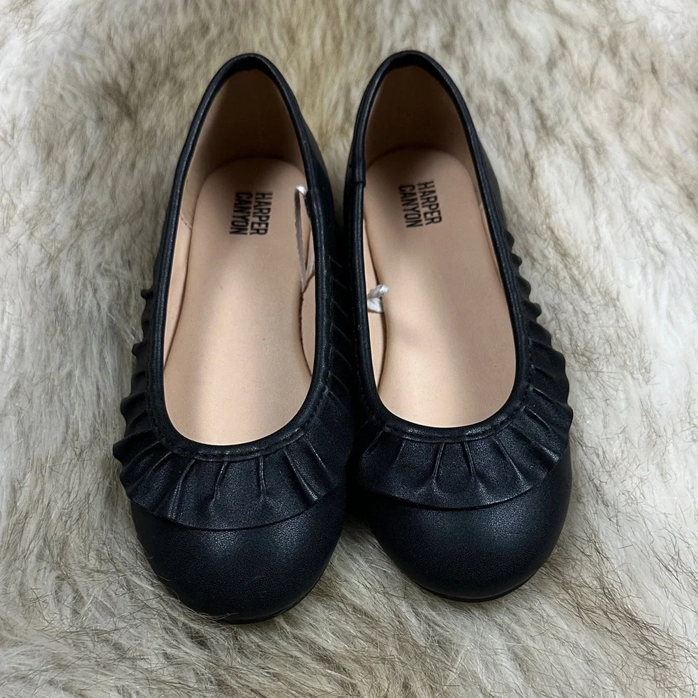 Size 13 Harper Canyon Elegant Black Ruffle Flats